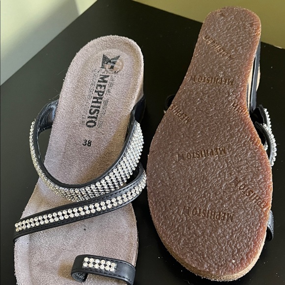 Mephisto Women's Black Sandals with Sparkling Accents.  New but no tags. - Picture 2 of 2